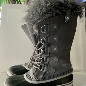 Sorel Boots Joan of Arctic Grey Waterproof Snow Winter Sz 7.5 New without box